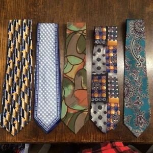 Lot of five ties. 4 100% silk one polyester. Brands in description. Excellent sh